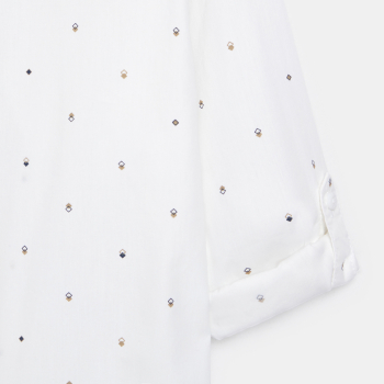 قميص بنقوش صغيرة مطبوعة، أبيض اللون للأولاد